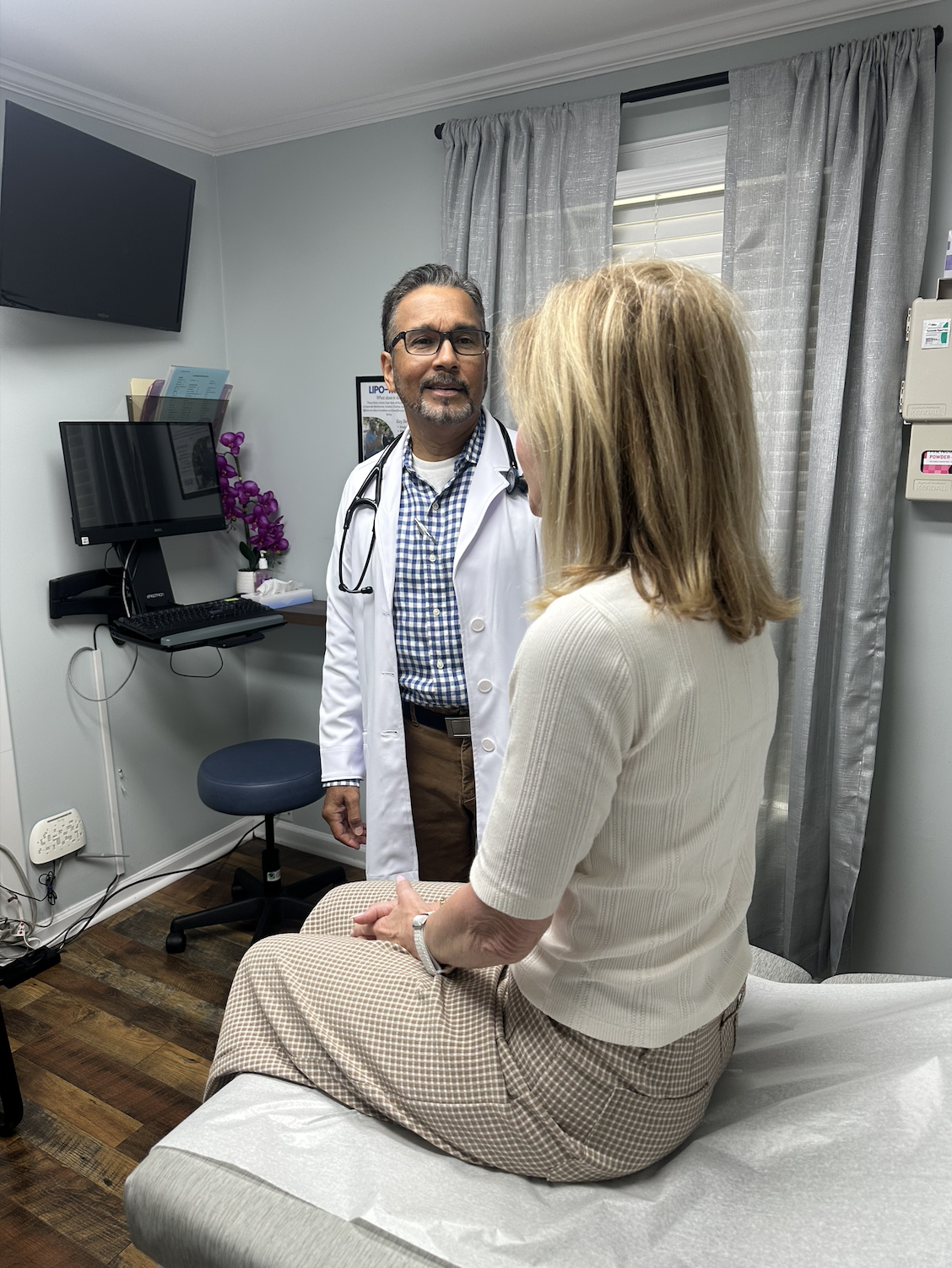 Dr. Randy Heisser MD, Physician with patient, Chattanooga TN